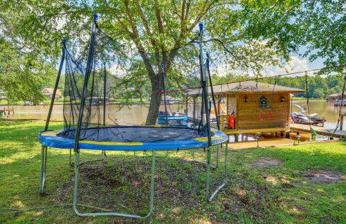 Waterfront Sparta Home with Game Room and Fire Pit! - Foto 37