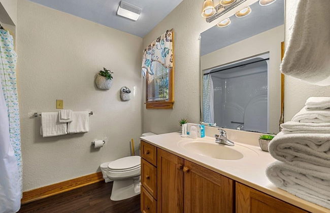 Poplar Point Condo Unit 12A - Two Bedroom Condo - Foto 17