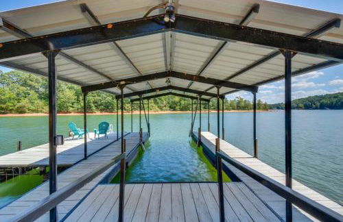 Spacious Lake Hartwell Home with Private Boat Dock! - Foto 34