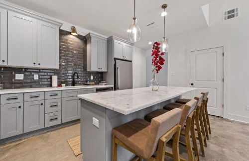 Basin House 2 King Beds 70in TV Fast WiFi - Foto 8