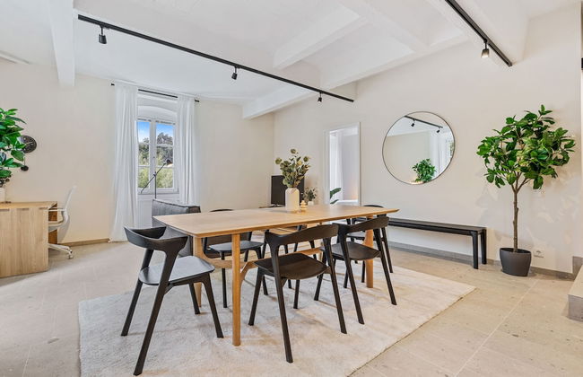 Clausen Hideaway Modern Apartment ID211 - Photo 11