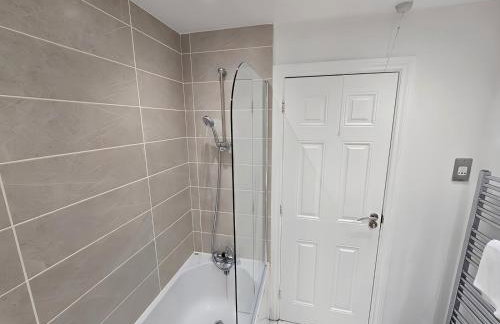 2ndHomeStays- Bilston- Contractors Friendly Townhouse - Foto 3