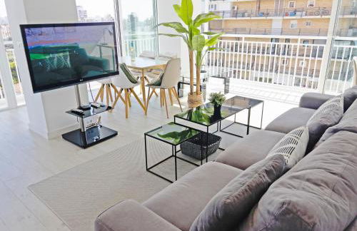 Loft Deluxe, Luminoso, Parking y Piscina - A 100 m del Mar AC - Photo 5