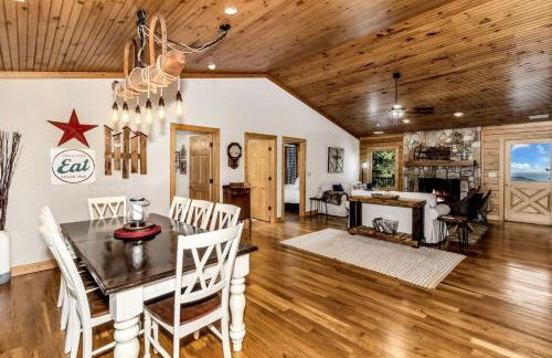 Cozy Mountain Cabin with Long-Range Views near Waterfall Park in Old Fort, NC - Foto 6