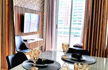 Apto Com Sacada e Ar Condicionado a 2 minutos da Praia - Foto 1