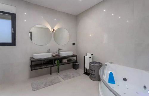 Lux Sea View Villa DIJANA - Infinity Pool & Jacuzzi - Foto 51