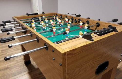 Chain O Lakes Nautical 4Bed 3Bath Waterfront with Bonus Room, Large Deck and Hot Tub - Foto 25