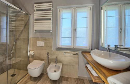 Villa Acquaviva with Panoramic, Private Pool and Gym - by PosarelliVillas - Foto 64