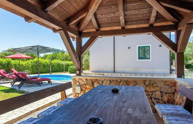 Villa Tara With a Beautiful Heated Pool - Photo 21