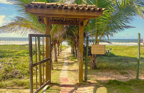 Chalé Beira-Mar com Piscina Privativa e Varanda em Barra do Jacuípe - Foto 3
