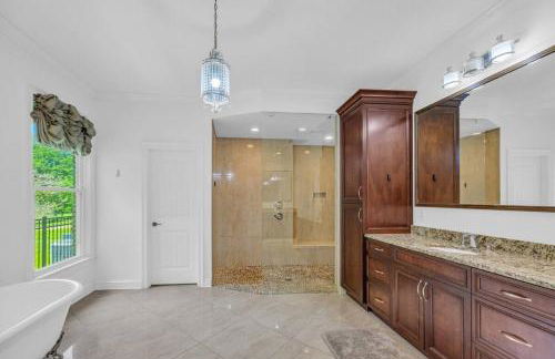 The Wexford French Chateau w Pool - Photo 51