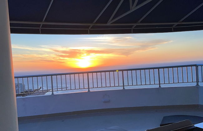 Palmetto Penthouse Deluxe Beautiful View and Sunset Floor 39 - Photo 19