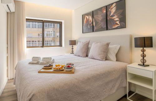 Spacious & Stylish Flat with Garage by HostWise - Foto 6