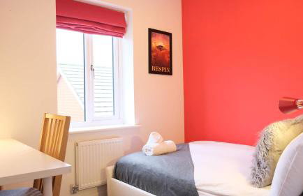 Spacious 4 Bedroom Home with Garden in Bedford - Foto 57