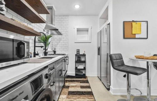 Lux Stay's Modern Loft Style Tiny Home in ATL - Foto 6