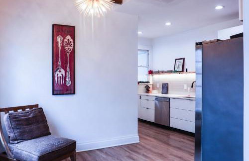 Downtown Retreat - 2BR Oasis - Foto 26