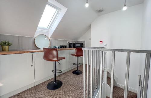 Heartland House, 7 Spacious Bedrooms Sleeps 4 plus, near NEC, JLR,BHX - Foto 17