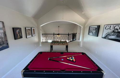 Lovejoy Serenity - Amazing pool, Games, Movie Room - Photo 32