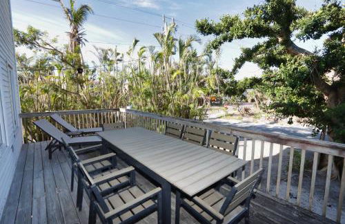 Beautifully Updated, 4 Bedroom Pool Home, 50 Yards to the Beach!! Captiva Escapade - Foto 27