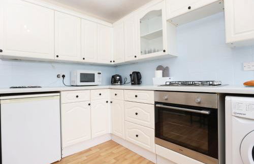 Redland Park By N And N Stays Ltd, Perfect for Contractors & Workers, Close to local amenities and work sites in Bath, Free Parking - Photo 20