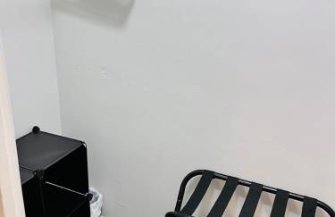 Pasadena Charming Vacation Home with Hot Jacuzzi - Photo 4