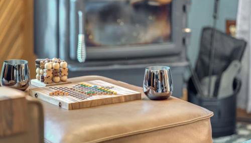 Upscale w Fireplace Fire Pit Games in Gated Comm - Foto 3