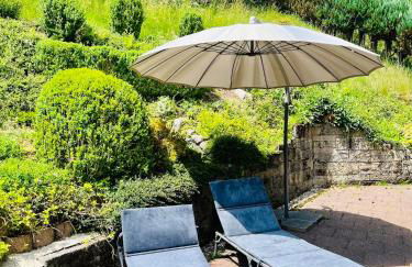 Ferienhaus Oesterle - Idyllisches Schwarzwaldhaus am Bach mit Terrasse & Balkon - Foto 14