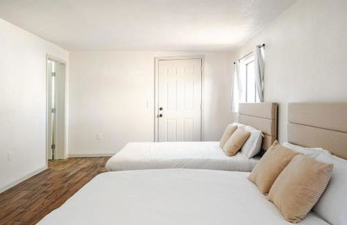 l NEW l 5BR 3BTH Large and Modern Home l Central LOC l 1 ACRE lot - Foto 24