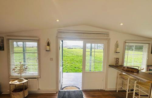 Wild Meadow Cottage - Countryside Views and King Bed - Foto 18