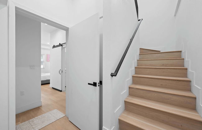 Not Affected by the Fire/modern 5BR Home With Full Amenities & Parking #2 - Foto 59