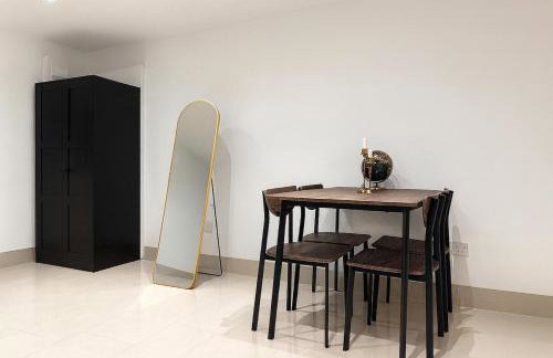 Modern 1 Bedroom Bungalow in Prime Heathrow Location - Photo 6