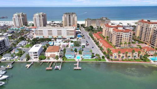 Quiet Corner Suite Heated Pool & 2 mins 2 beach - Foto 3