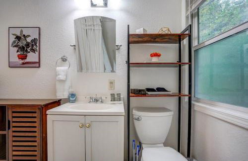 30 Day Minimum - Entire House - Washer and Dryer and AC - Photo 19