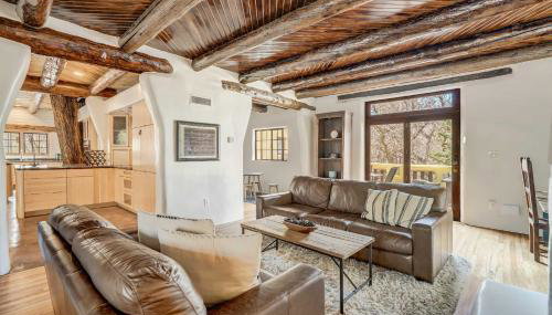 Adobe del Sur Architectural Gem Near Broadmoor - Foto 1