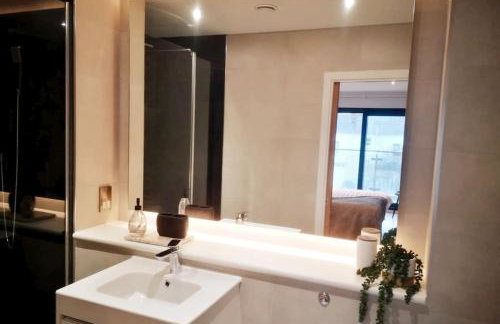 Luxury apartment close to Theatre, Barbican & Hoe 2 kings or 4 single beds secure covered parking - Foto 25