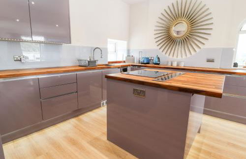 The Old Tywyn Post Office - Photo 9