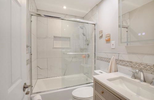 Lake Carmel Access Waterfront Home with Deck! - Foto 15