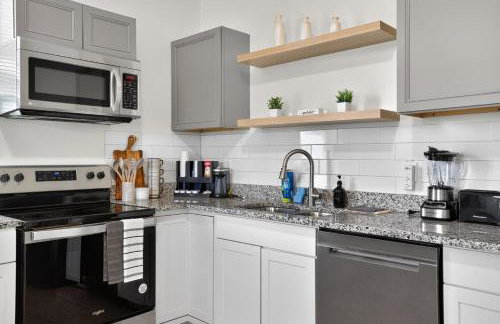 Stylish Home- Mins to St Josephs Hospital & DT - Foto 13