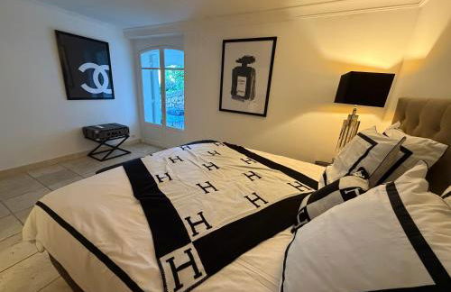 Prestigious villa in Cannes with stunning sea views - Photo 16