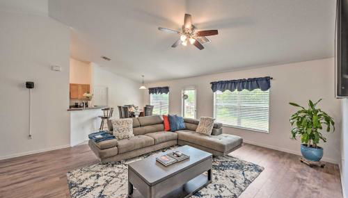 Ranch-Style Lehigh Acres House with Big Backyard! - Foto 2