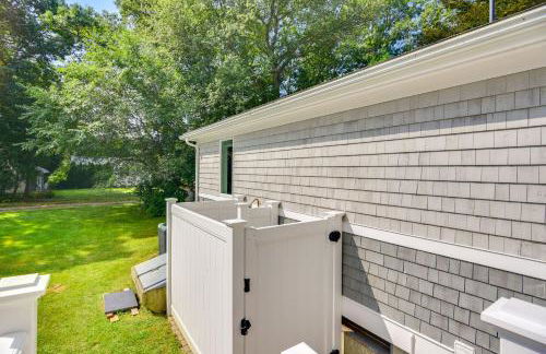 Coastal-Modern Home Less Than 3 Mi to Charlestown Beach! - Foto 26