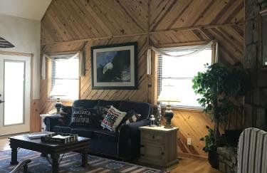 C11, Two bedroom, two bath log-sided, luxury Harbor North cottage with hot tub cottage - Foto 20