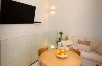 S27-Modern house in the old centre with parking - Photo 12