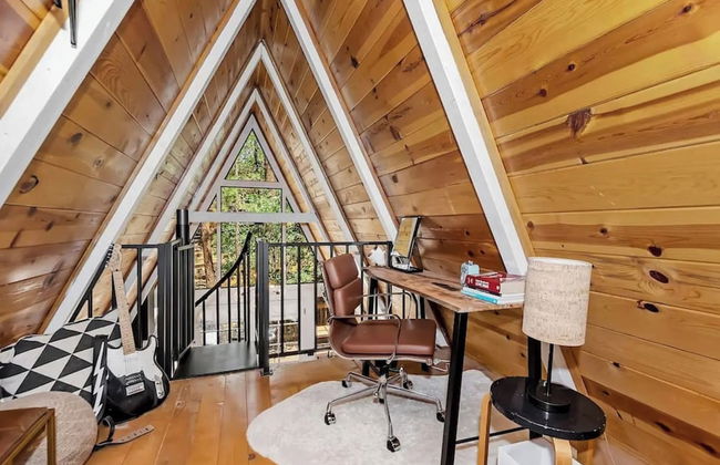 Acute A-frame Cabin w WiFi - Foto 7