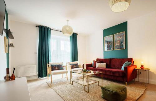 Large 4BR House Leeds, Contractor Friendly - Photo 10