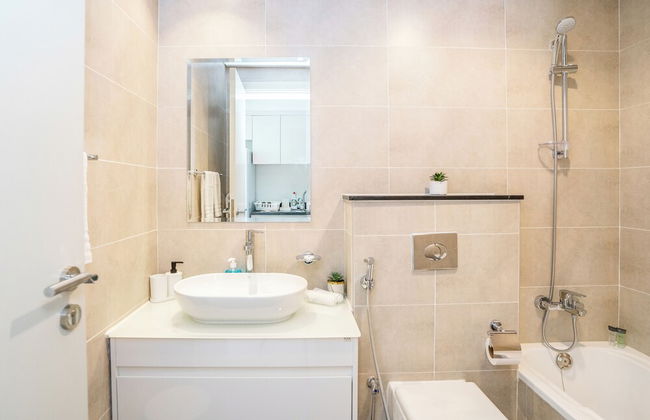 Tanin - Sleek Studio Offering Unobstructed City Views - Photo 16