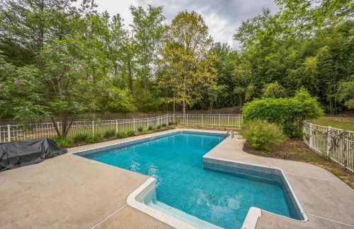 Elegant 5BR Retreat Pool & Yard - Foto 14