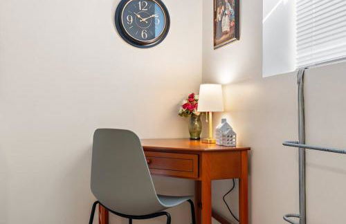 St Paul Speakeasy with King Bed - Foto 17