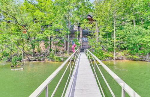 Upscale Getaway on Smith Lake with Boat Dock - Foto 2