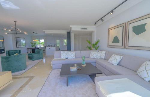 Luxurious 3-Bedroom Penthouse in Los Monteros Marbella - Foto 8